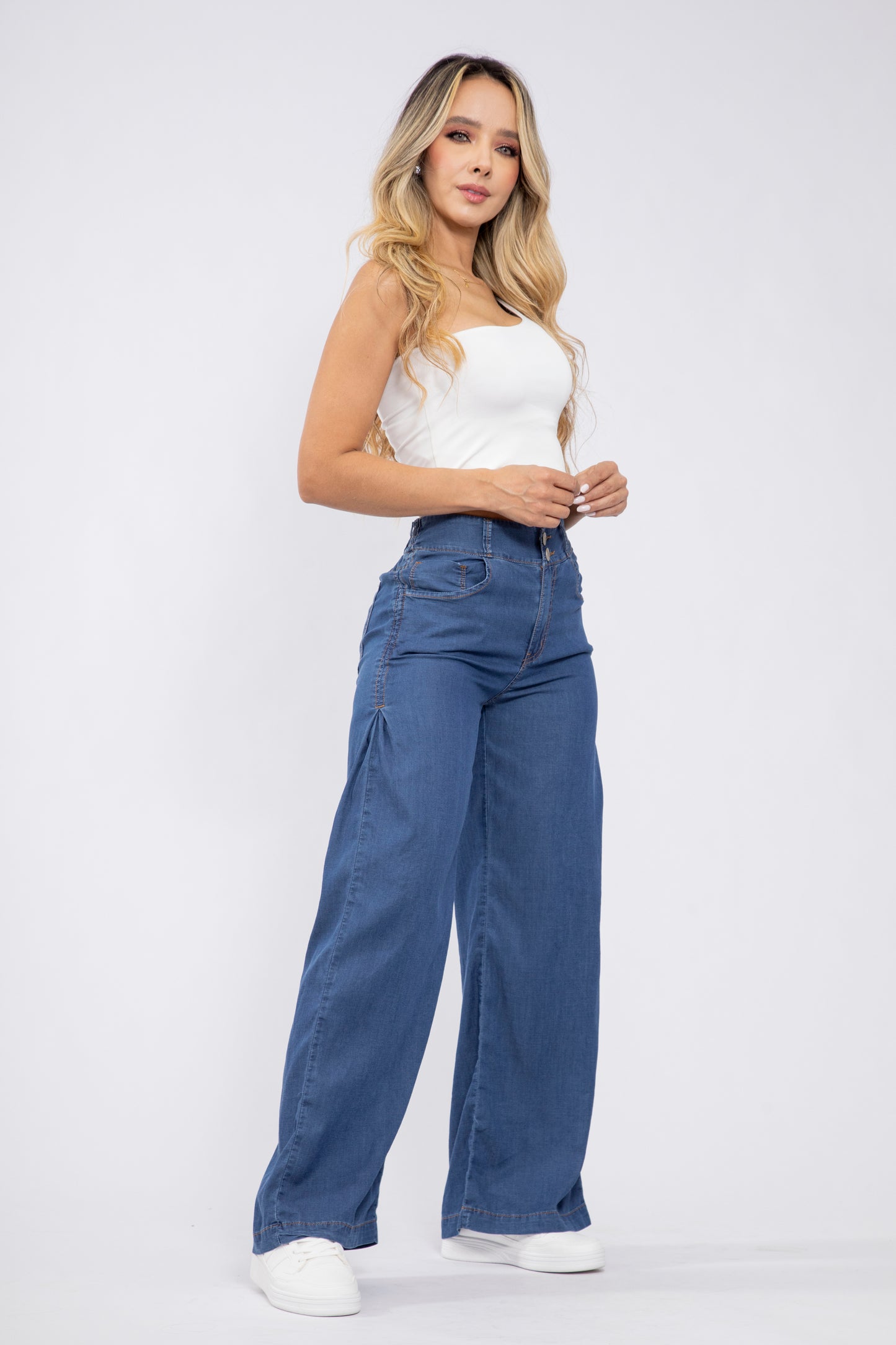 Pantalón wide leg en tela liviana