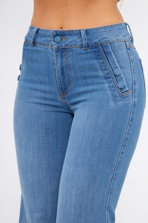 Jean con Botones Decorativos