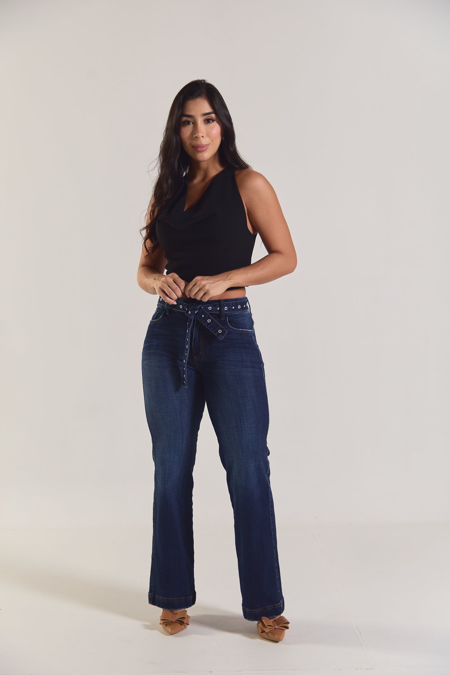 Jean clásico con cinturón en taches - REF: 10331