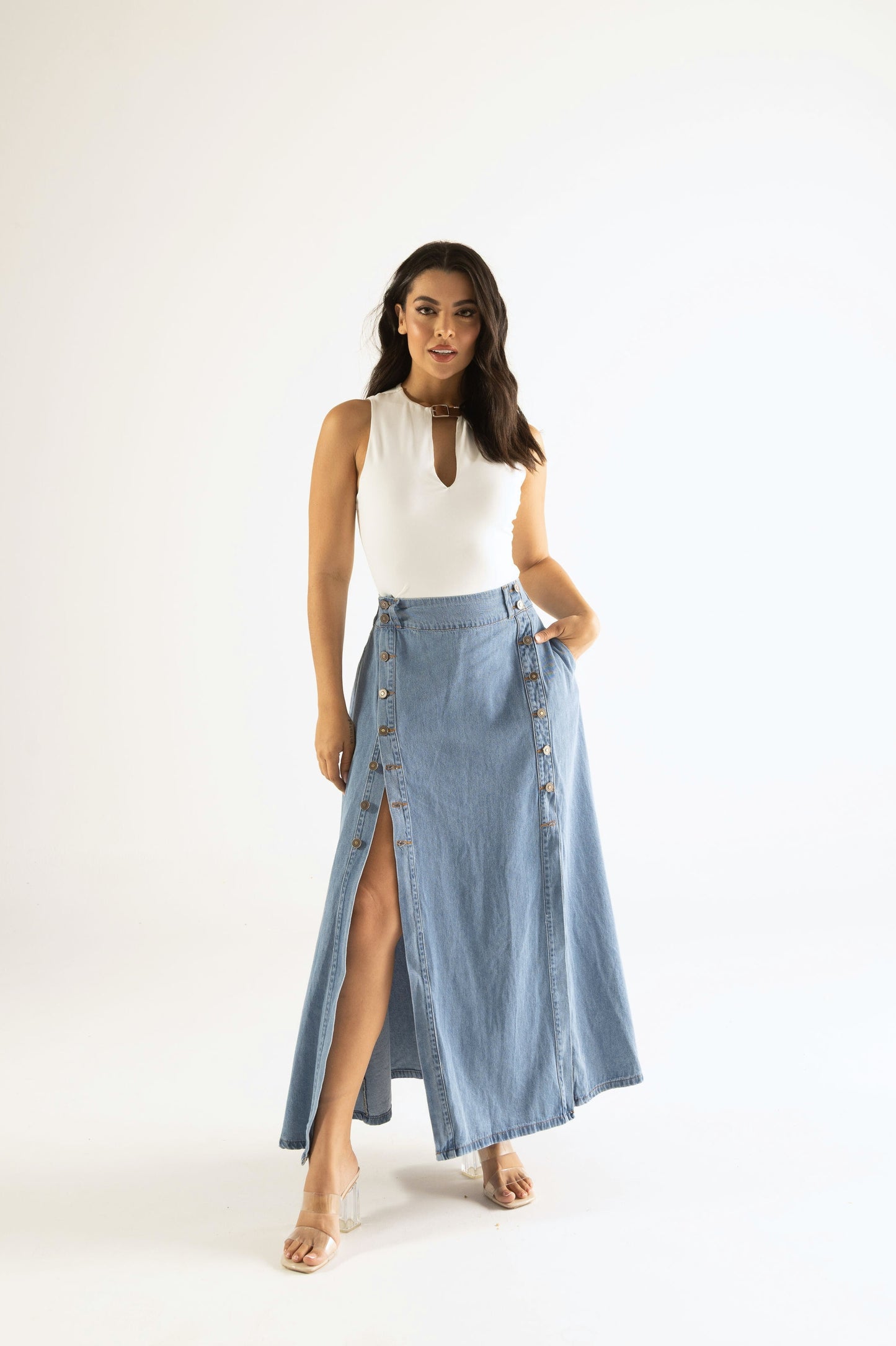 Falda larga en denim con botones laterales y abertura - REF: 10195