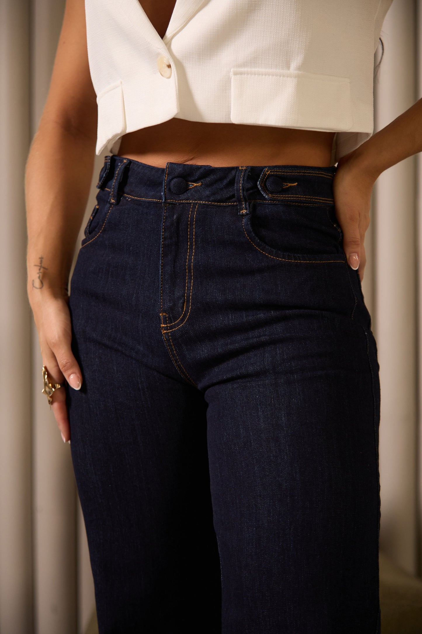 Jean clásico con detalle en pretina - REF: 10308