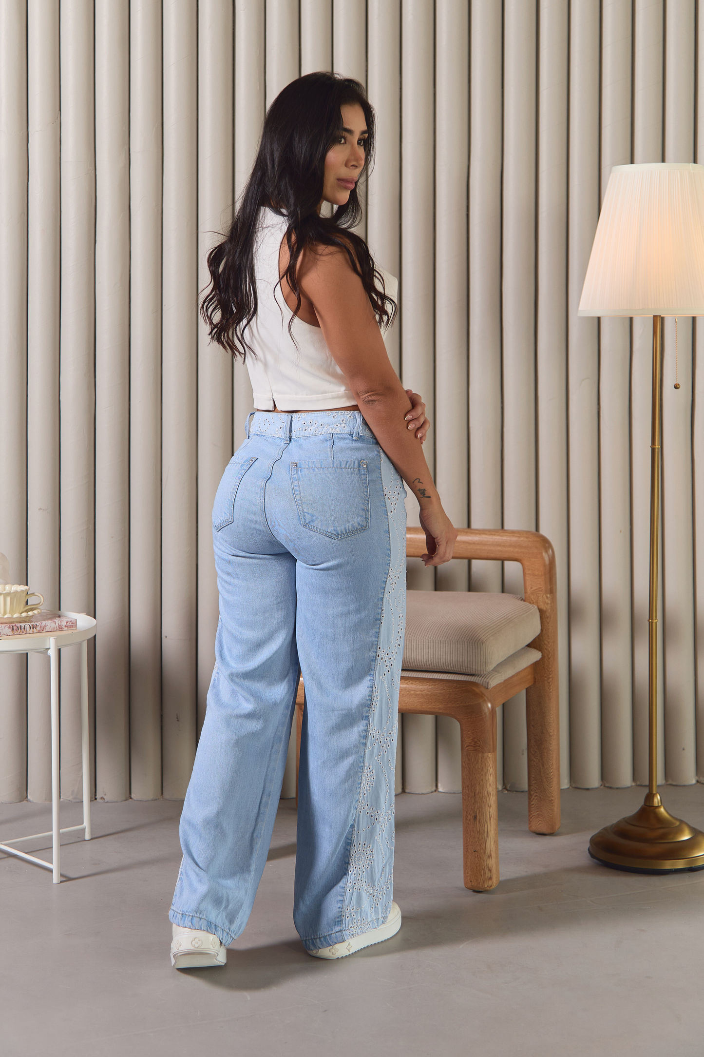 Pantalón con laterales  bordados - REF: 10343