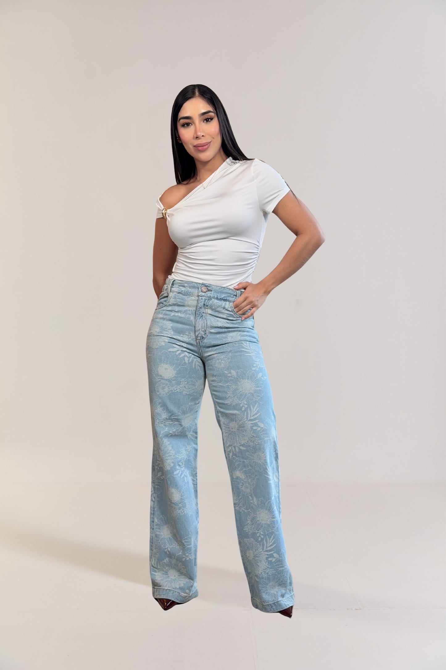 Jean con flores bordadas - REF:10399