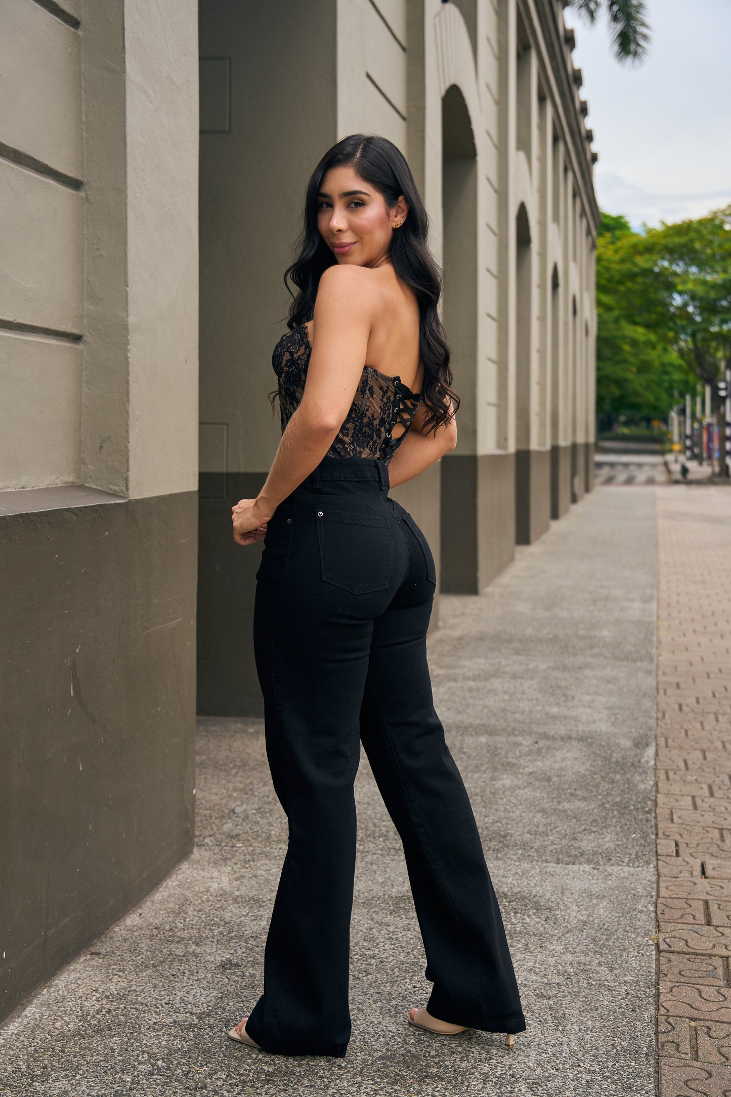 Jean wide leg tiro alto negro con cinturón - REF: 10435