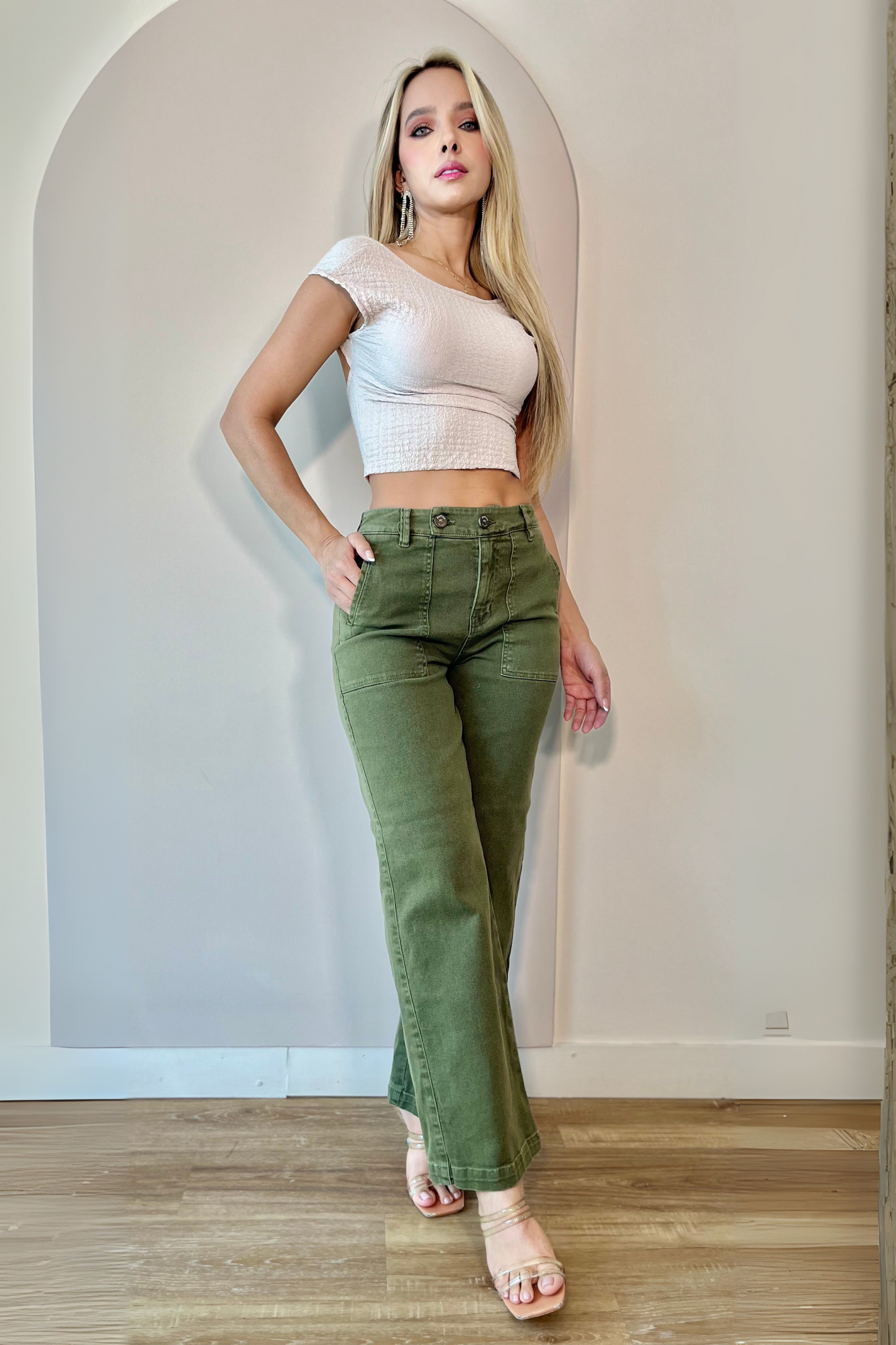 Pantalón recto con detalle en pretina - REF: 10181