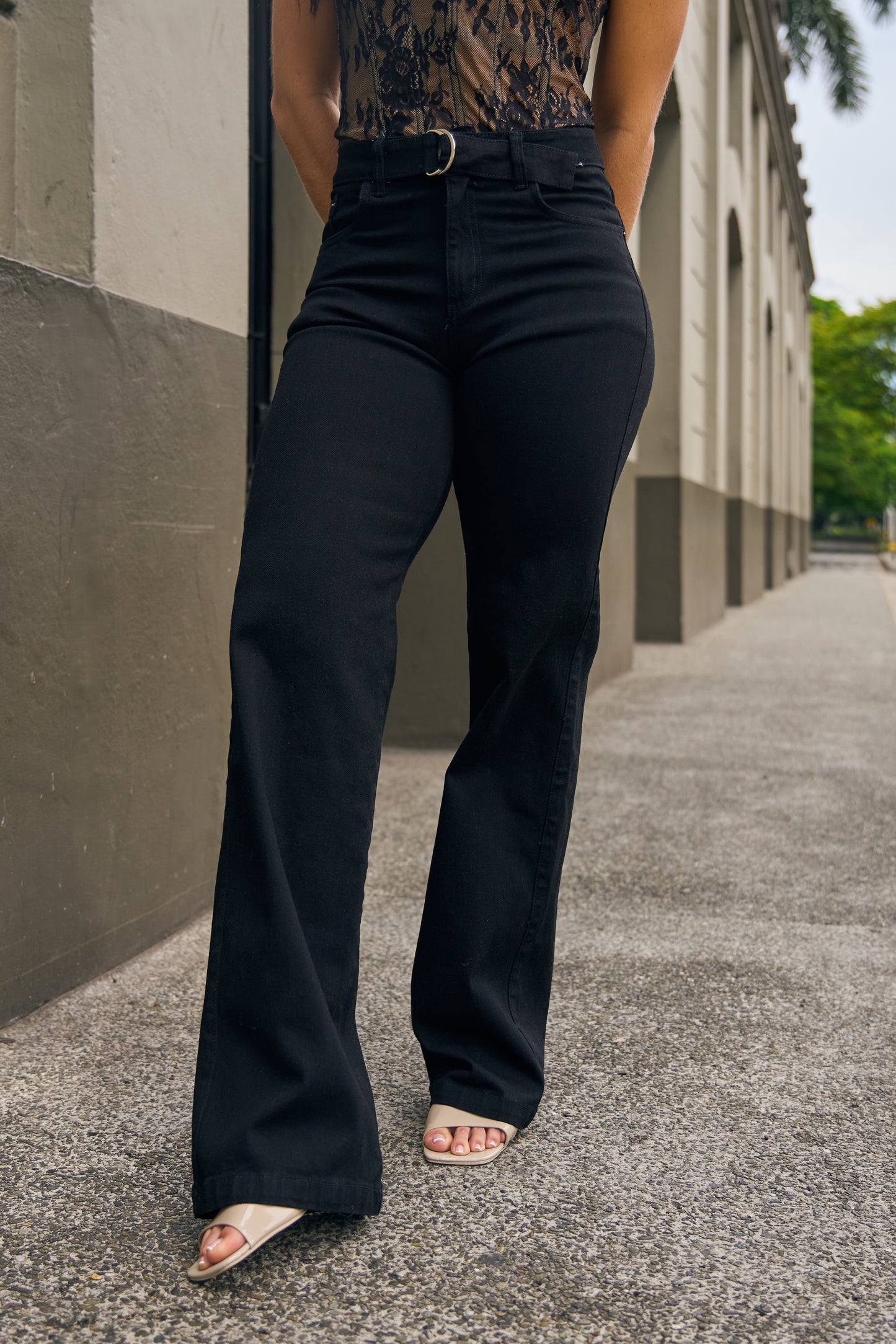 Jean wide leg tiro alto negro con cinturón - REF: 10435