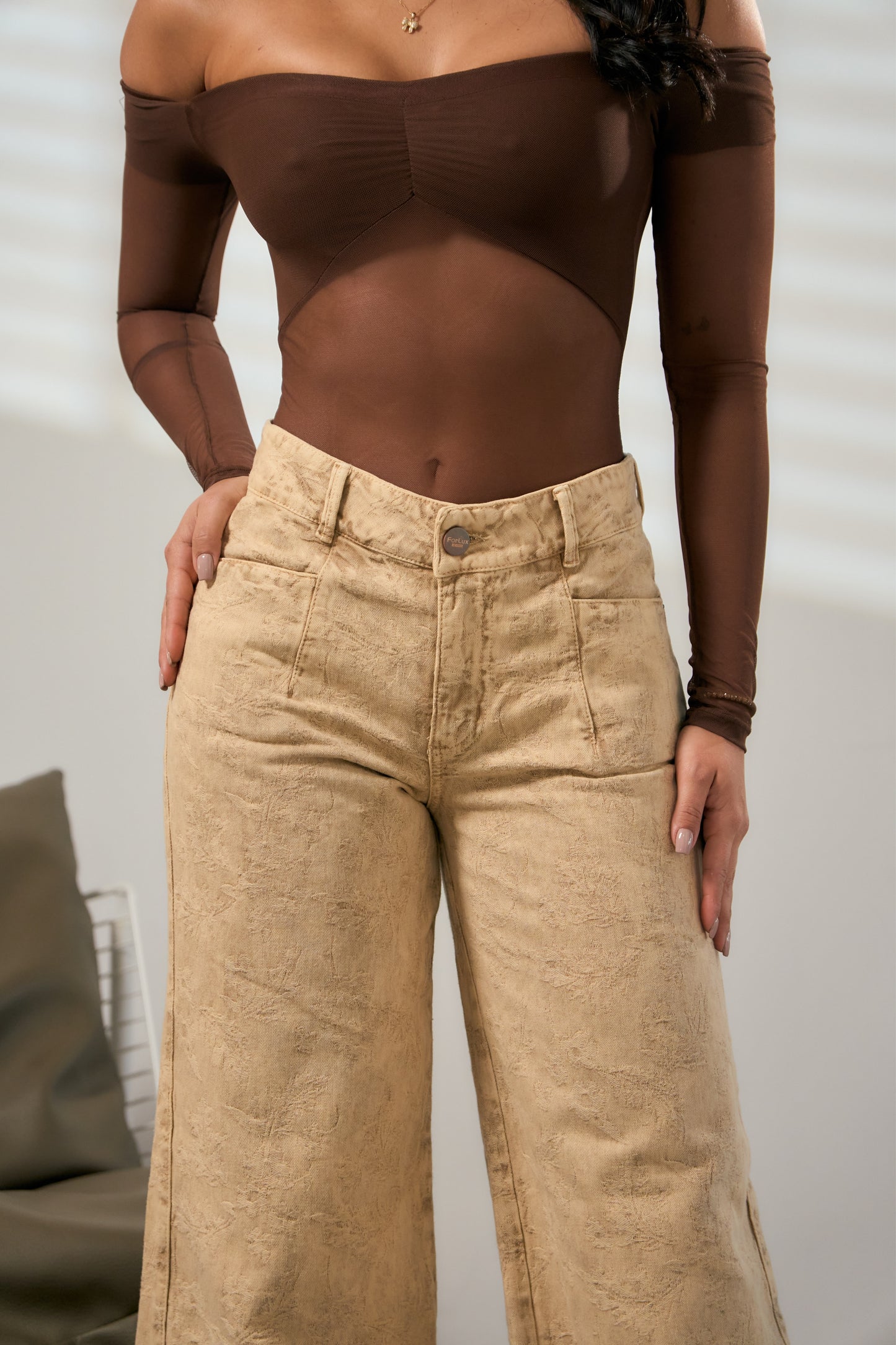 Jean wide leg con relieve floral - REF: 10408