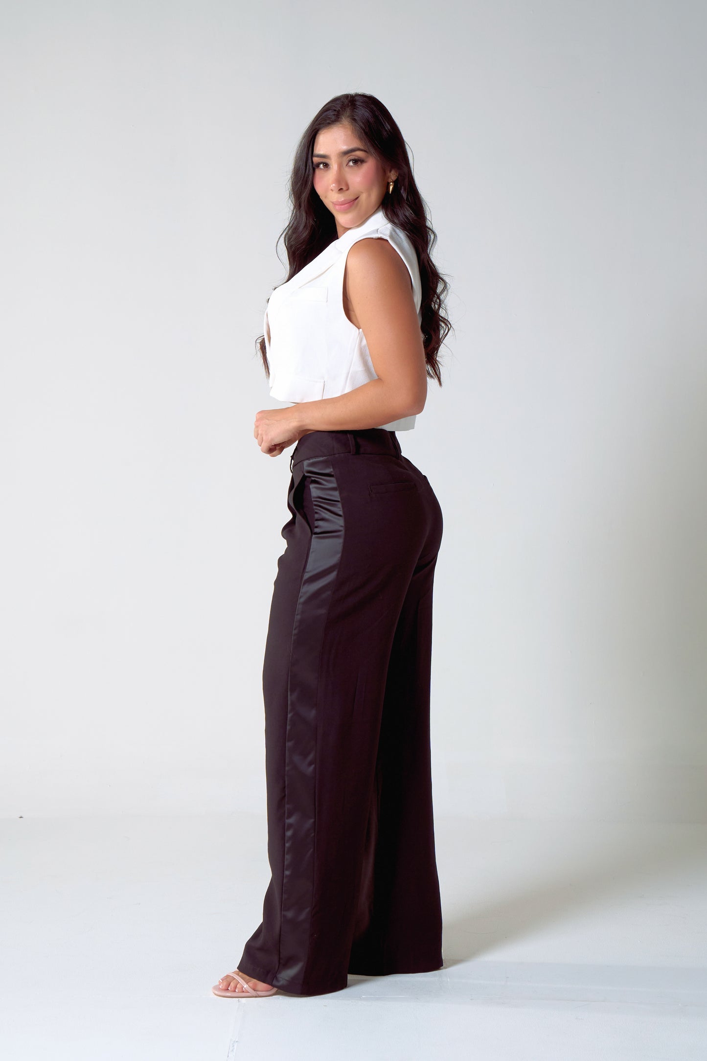 Pantalón con detalle lateral en tela satín - REF: 10394
