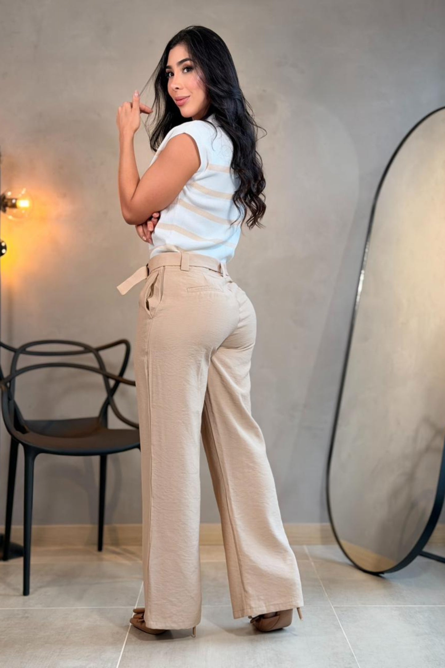 Pantalón clásico con correa decorativa - REF: 10385