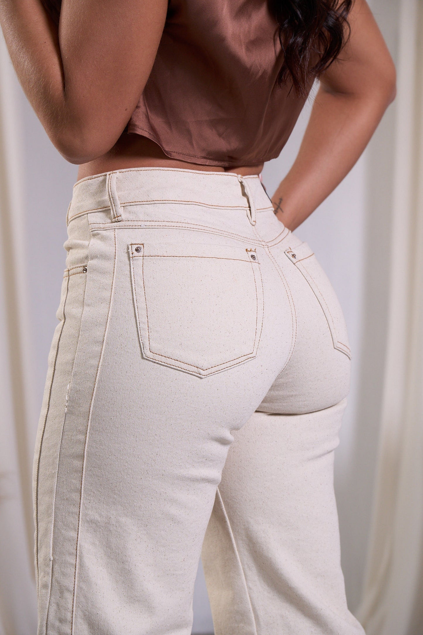 Pantalón con costuras en contraste - REF: 10378