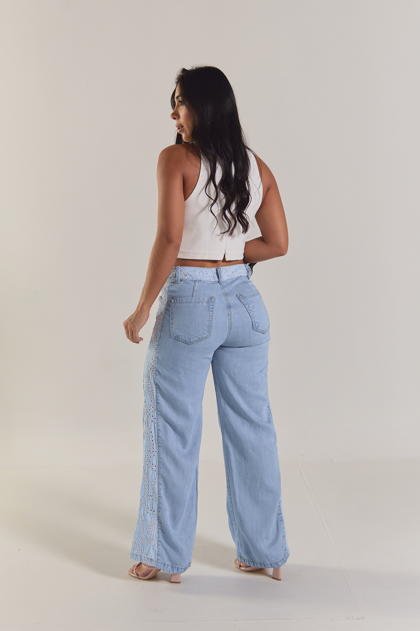 Pantalón con laterales  bordados - REF: 10343