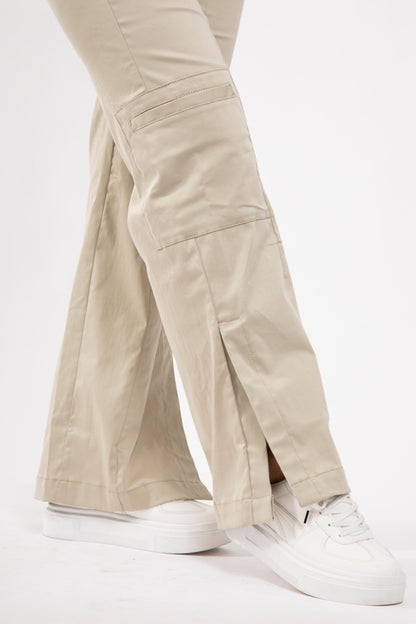 Pantalón Cargo con Abertura