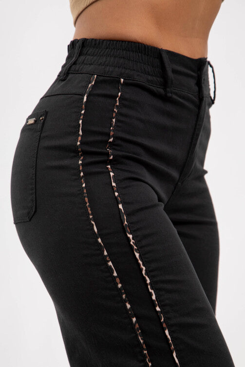 Pantalón Detalle Animal Print